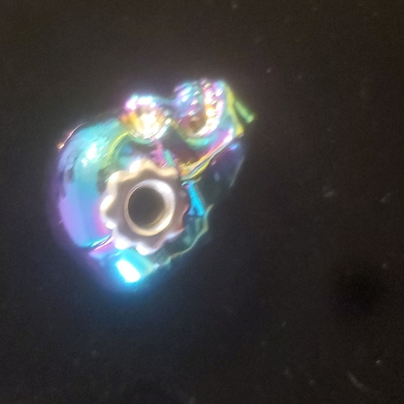 New Rainbow Titanium Hematite Skull Pendant. - Picture 8 of 8